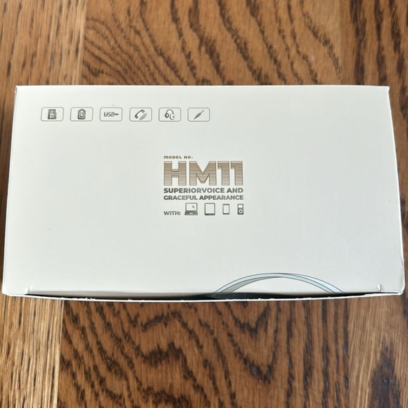 New in Box Small Retro Bluetooth Speaker - Picture 7 of 8